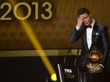 Ronaldo kết thúc bốn năm Messi thống trị Quả Bóng Vàng