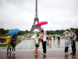Pháp rút ngắn thời gian cấp thị thực cho du khách