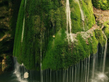 Những thác nước kỳ lạ nhất thế giới