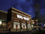 Wal-Mart bất ngờ đóng cửa năm cửa hàng