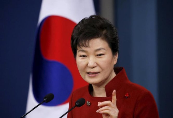 South Korean President Park Geun-hye answers questions from reporters during her New Year news conference at the Presidential Blue House in Seoul, South Korea, January 13, 2016. REUTERS/Kim Hong-Ji
